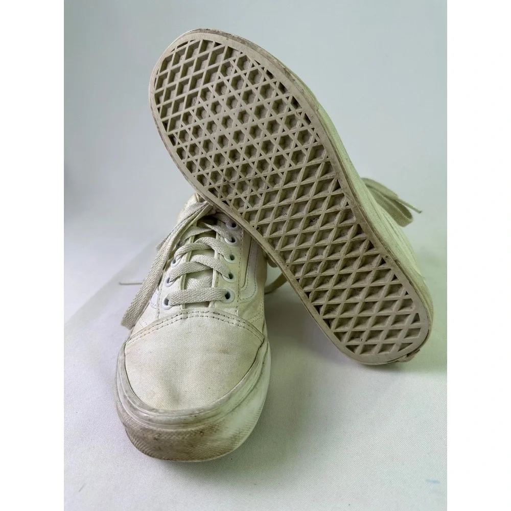 Vans Old Skool True White Canvas Skate Shoes Women's Size 6 Men Size 4.5 Low Top